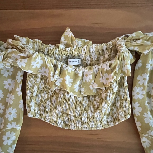 Faithfull the Brand Tops - FAITHFULL the BRAND luxury crop Floral Off-Shoulder Top size small 🌼🌼